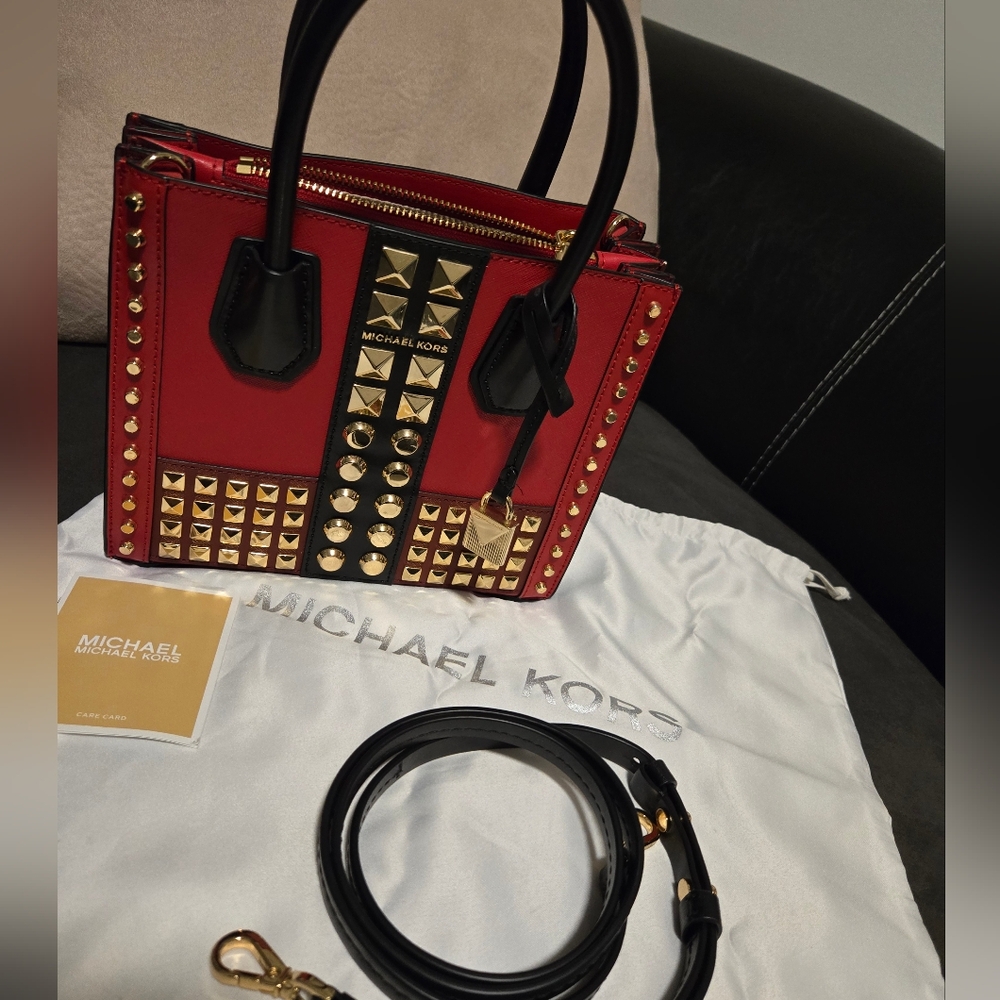 Michael Kors Studded Accordion Crossbody. - Picture 3 of 9